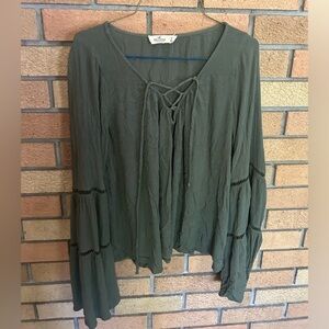 Women’s Green Hollister Flowy Flare Long Sleeve Boho Top Size Small